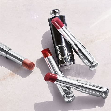 Le rouge à lèvres selon Dior : Dior Addict, Rouge。